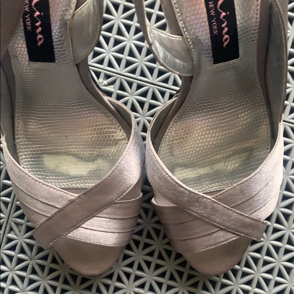 Silver heels size 6 - Picture 8 of 8